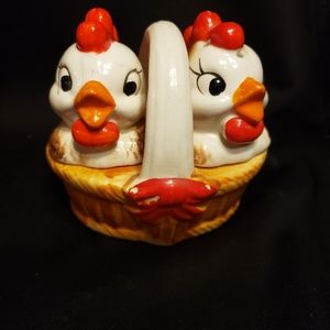 Salt & pepper shakers